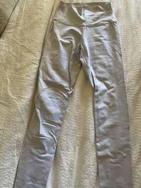 ALO Yoga Light Gray High-Waist Leggings